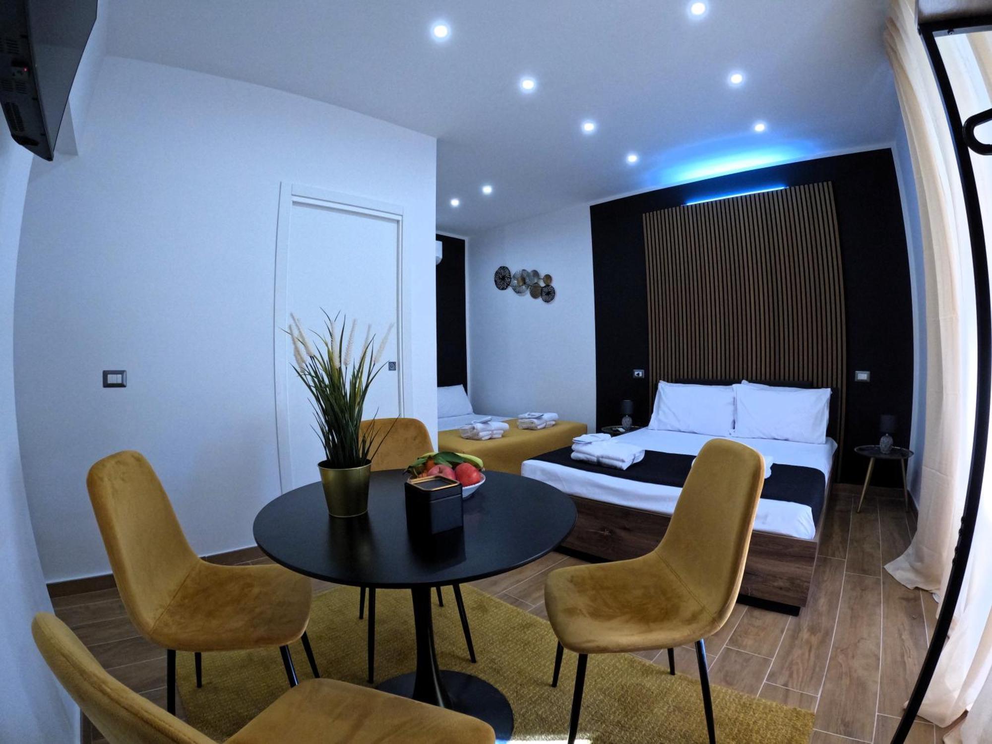 Blackwoody Contemporary Rooms - Napoli Centro Storico Εξωτερικό φωτογραφία