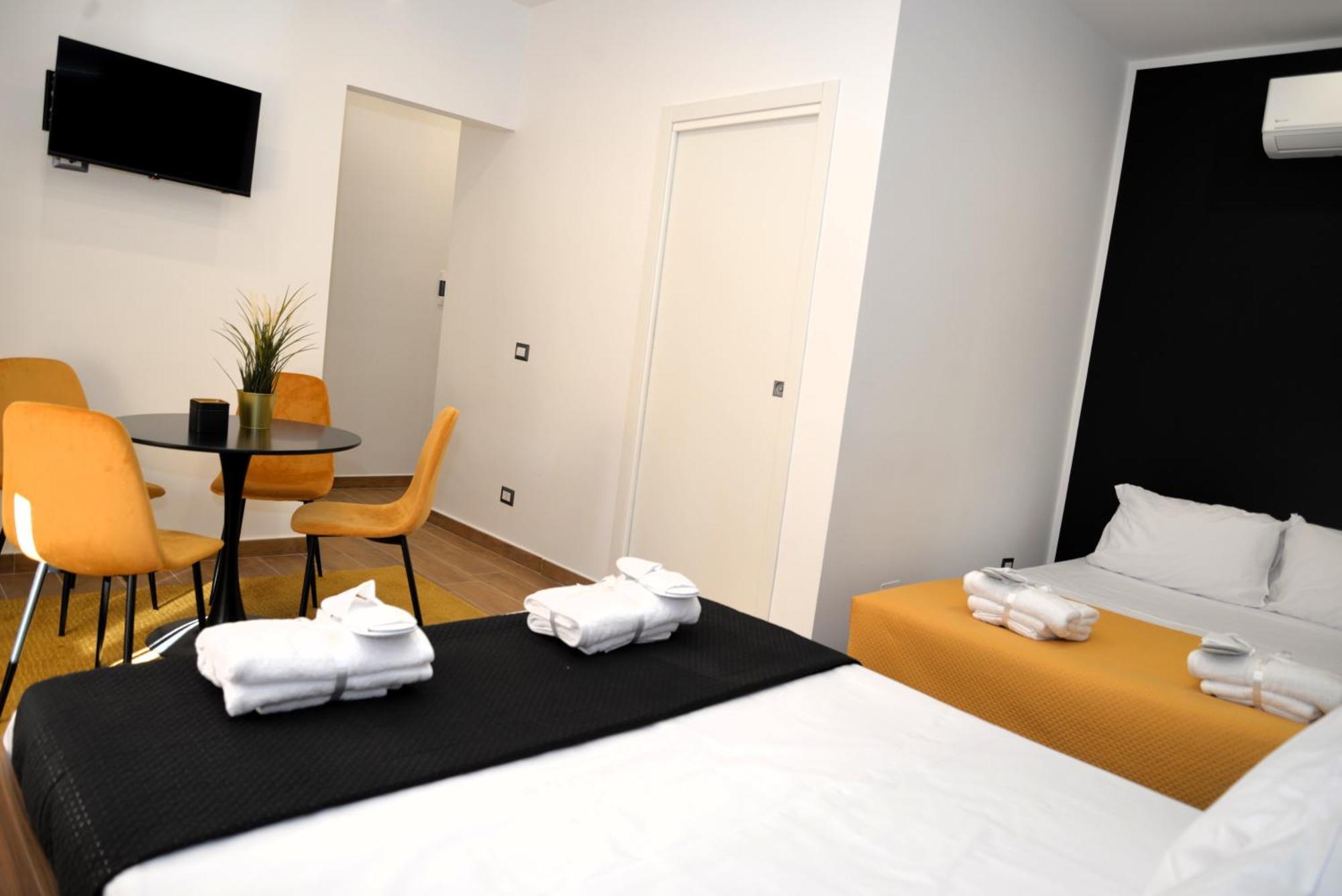Blackwoody Contemporary Rooms - Napoli Centro Storico Εξωτερικό φωτογραφία