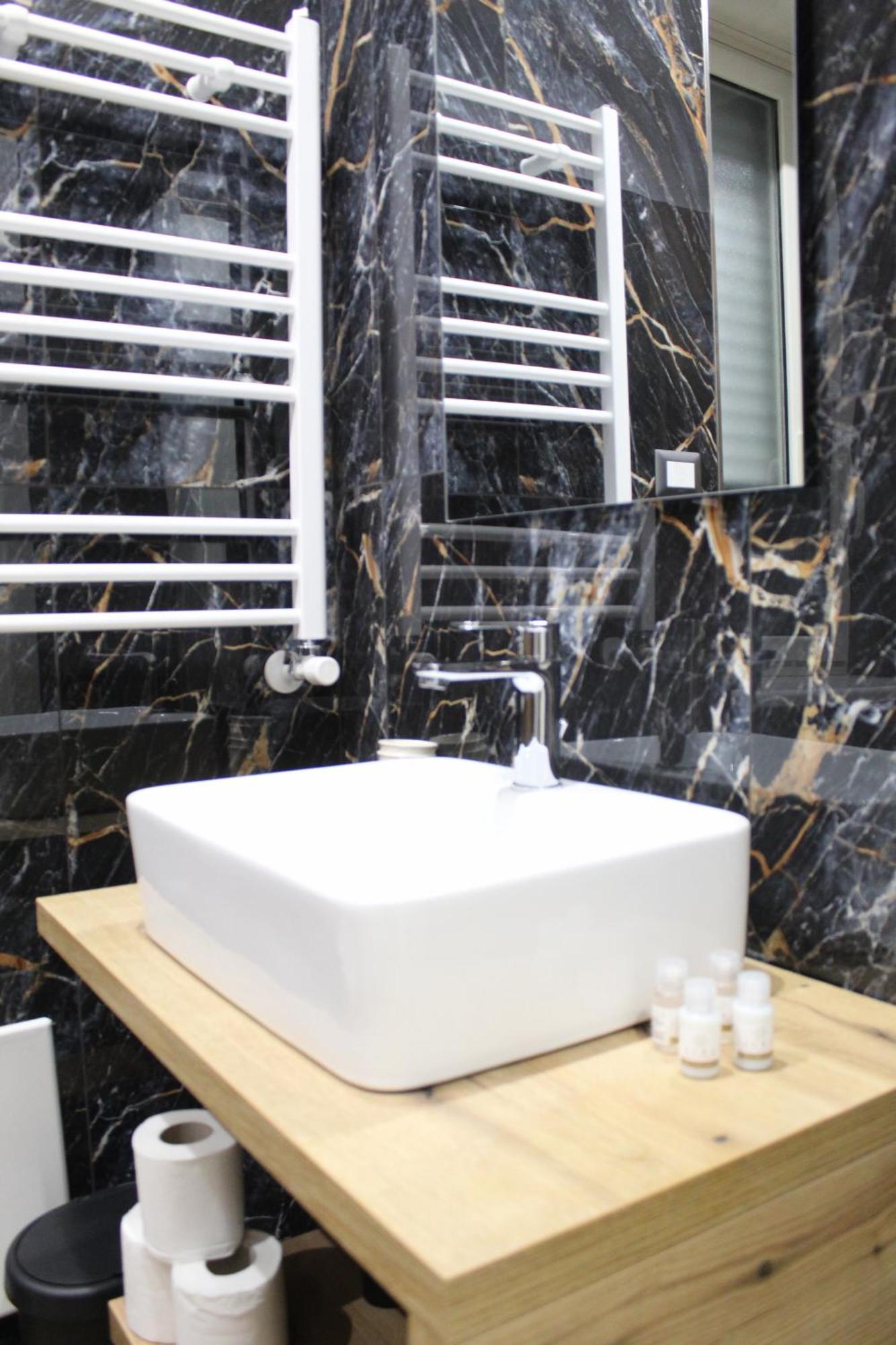 Blackwoody Contemporary Rooms - Napoli Centro Storico Εξωτερικό φωτογραφία