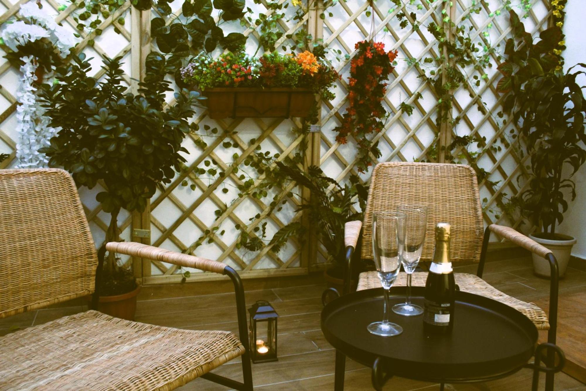 Blackwoody Contemporary Rooms - Napoli Centro Storico Εξωτερικό φωτογραφία