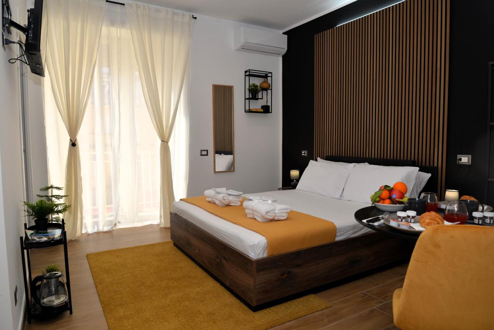 Blackwoody Contemporary Rooms - Napoli Centro Storico Εξωτερικό φωτογραφία
